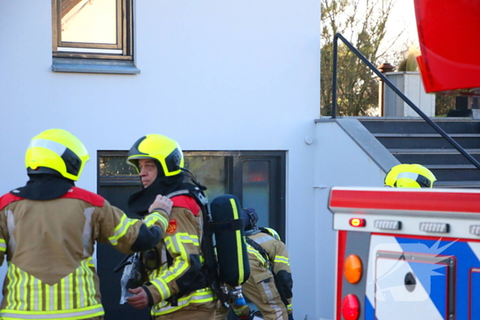 Veel rookontwikkeling bij brand in kantoorpand