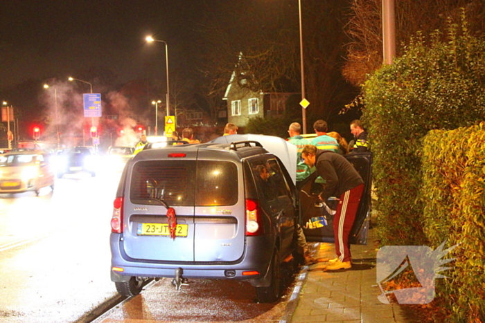 Twee voertuigen lopen schade op bij aanrijding