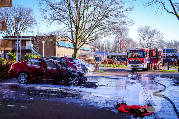 Personenwagen verwoest door brand