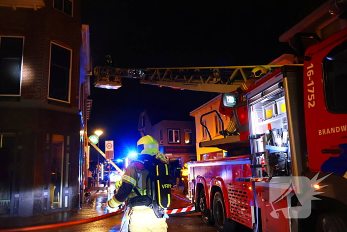 Brandweer ingezet voor grote brand in woning