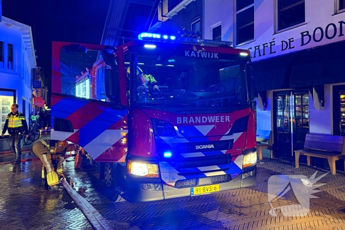 Brandweer ingezet voor grote brand in woning