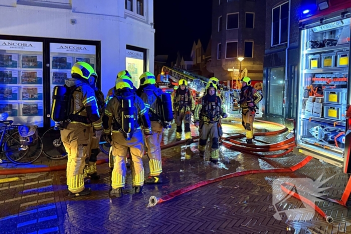 Brandweer ingezet voor grote brand in woning