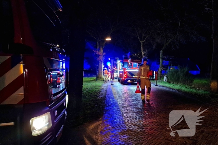 Brand in schoorsteen van woonboerderij