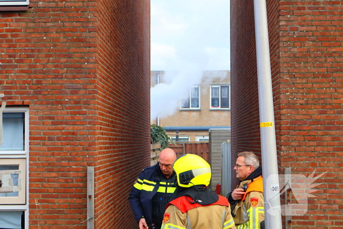 Veel rookontwikkeling bij brand in schuur