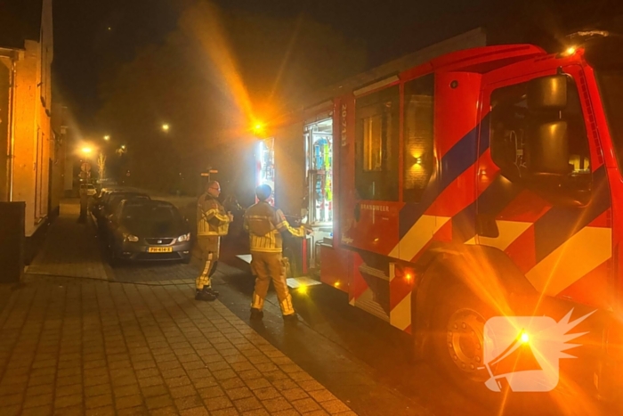 Brandweer ventileert woning na brand