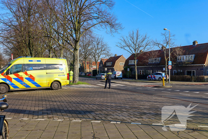 Vrouw aangereden door bestuurder van bestelauto