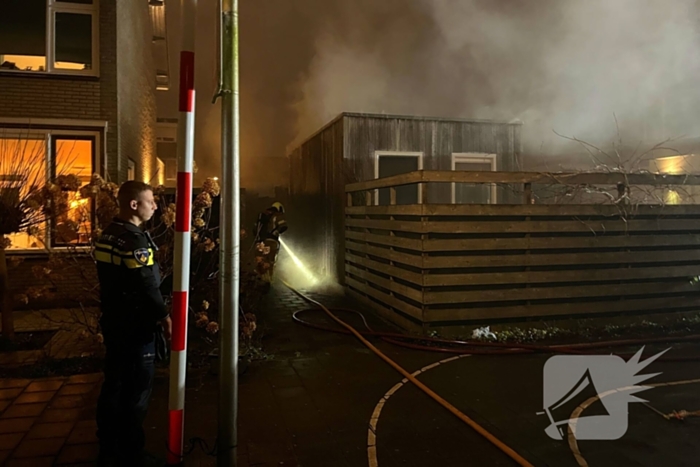 Brandweer schaalt op voor brand in schuur