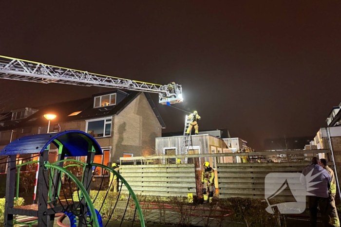 Brandweer schaalt op voor brand in schuur