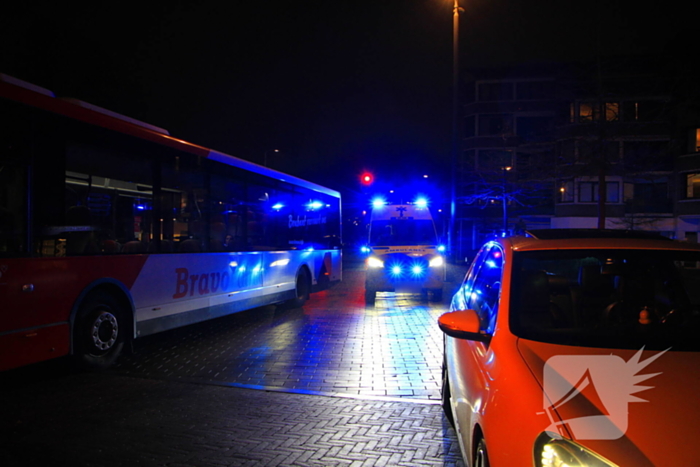 Automobilist ziet scooterrijder over het hoofd