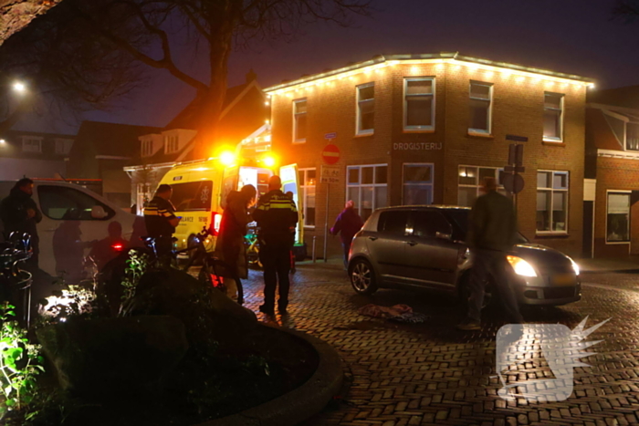 Fietser gewond naar ziekenhuis bij aanrijding met automobilist