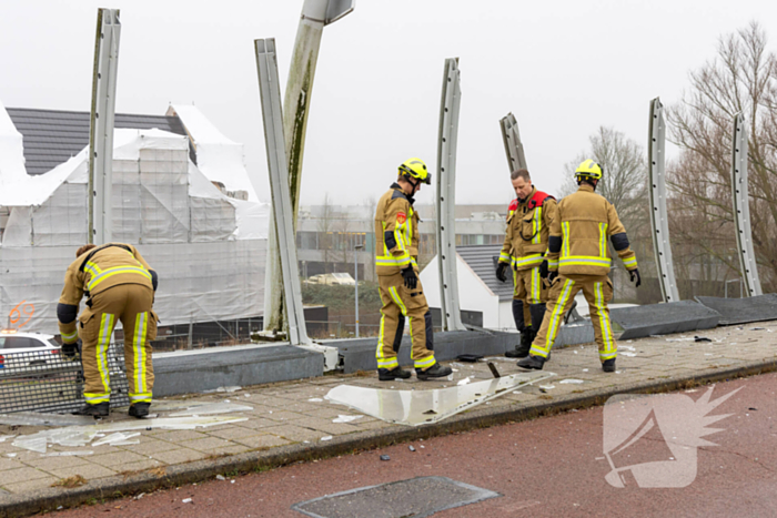 Forse schade na botsing met vrachtwagen