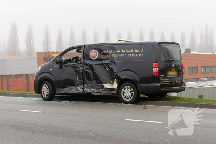 Forse schade na botsing met vrachtwagen