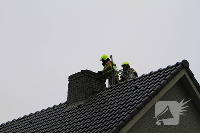 Brandweer haalt drie katten uit woning bij schoorsteenbrand